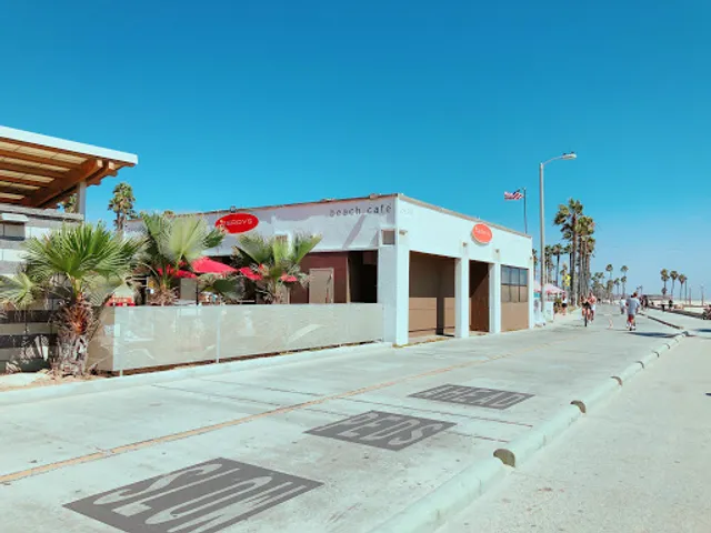 Perry’s Cafe & Beach Rentals - 2600