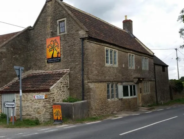 Tuckers Grave Inn & Campsite