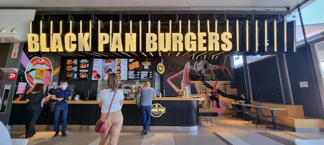 Black Pan Villa Cabrera