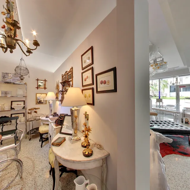 Iconic Snob Galeries