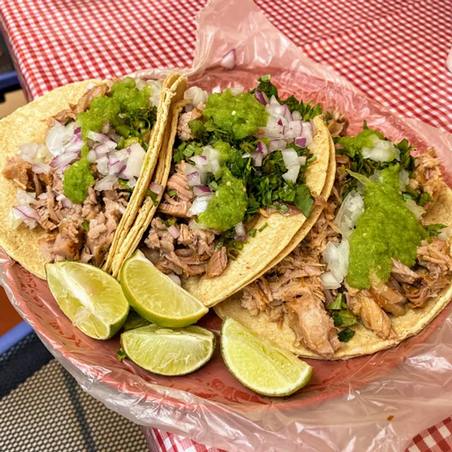 Carnitas y Chamorros "Flor de Michoacán"