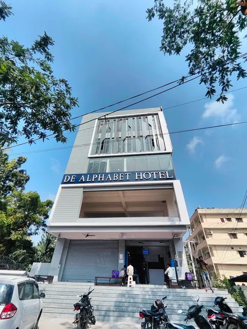 Super Townhouse De Alphabet Karmanghat