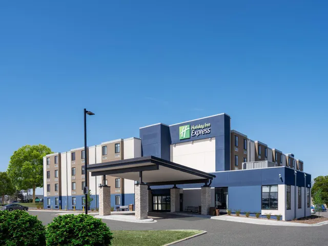 Holiday Inn Express Minneapolis West - Plymouth by IHG