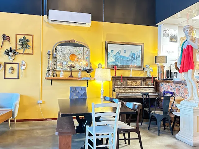 Ratana Italian Restaurant and Pizzeria