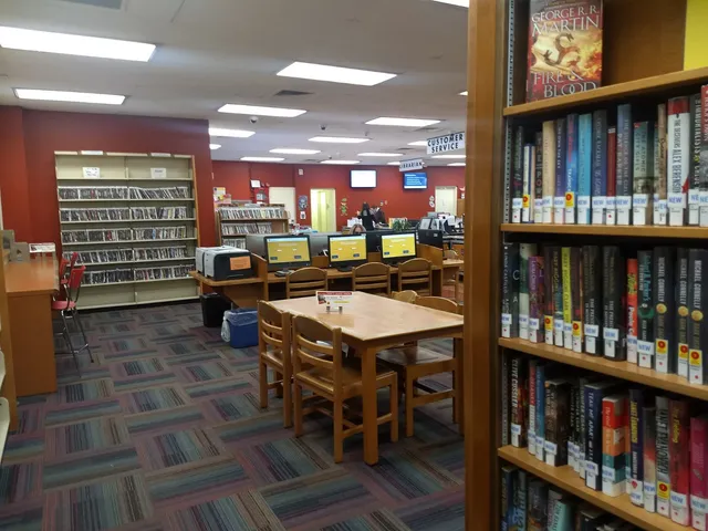 Queens Public Library at Briarwood