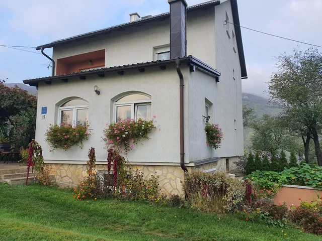 Apartments Žegarac House