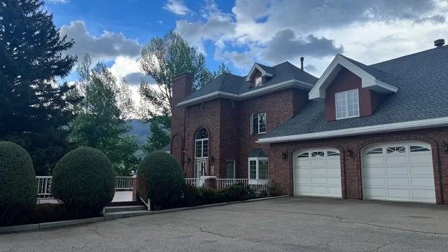 Tuscany On The Green / Toad Hall Manor Bed and Breakfast