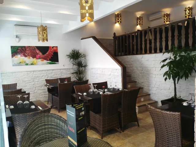 Restaurante Japonés - KAEDE