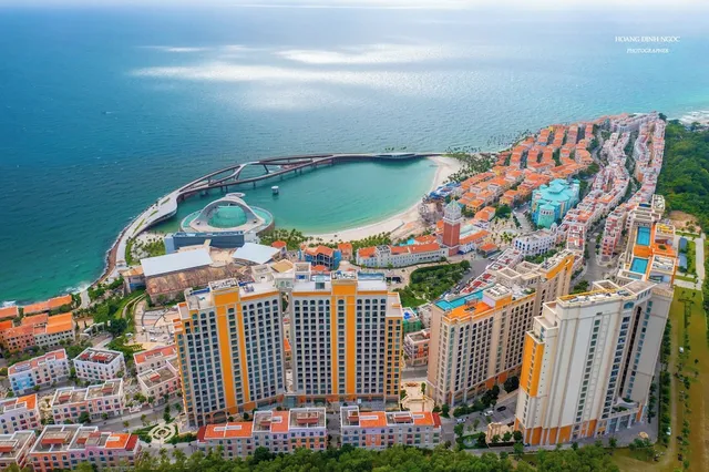 Luna Sol Sunset & Firework Signature