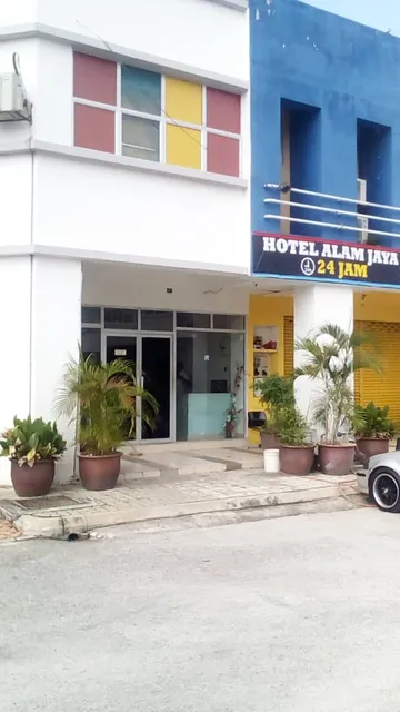 OYO 90202 Hotel Alam Jaya
