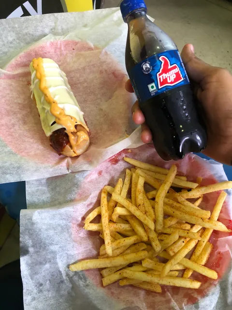 Dhakka Mukki Eatery - Relief Road