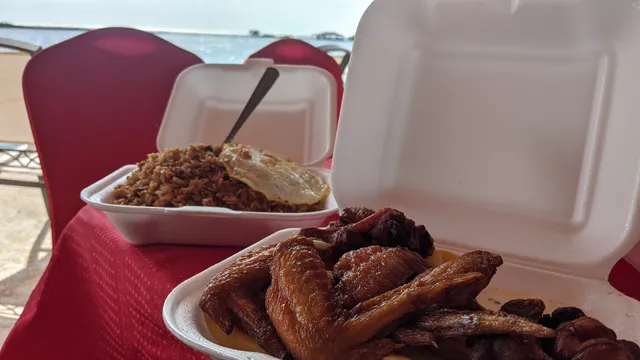 Tai Shan Bar & Restaurant