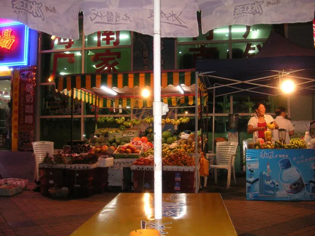 Summer Mall Food Square