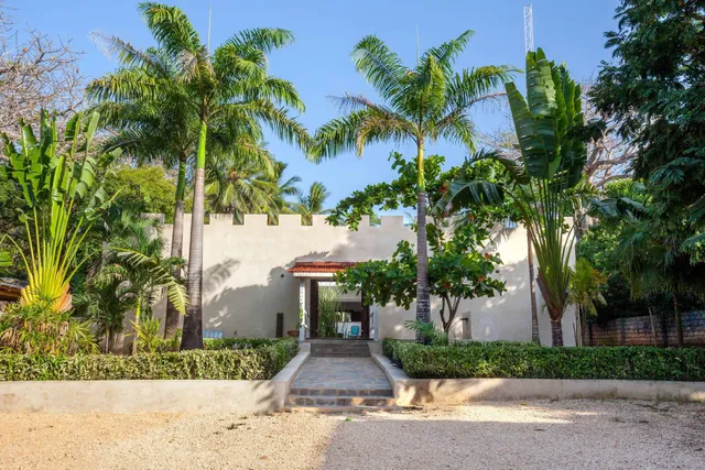 Marula House on the Beach