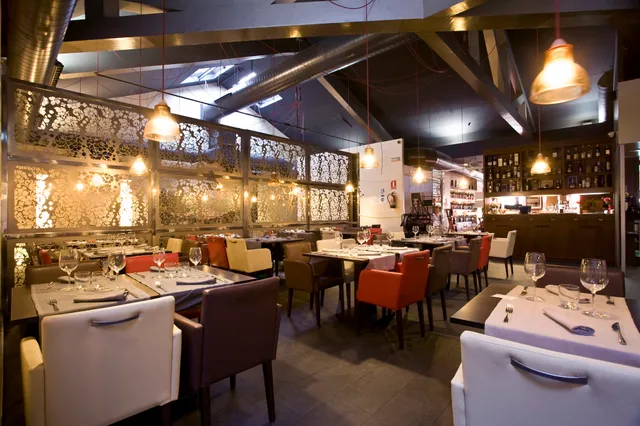 Casa Flores, Jamones Sabadell