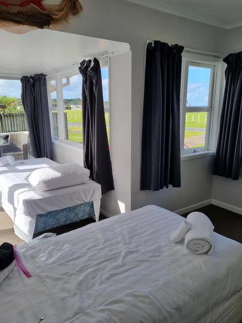 Waitangi Beach Units A & B