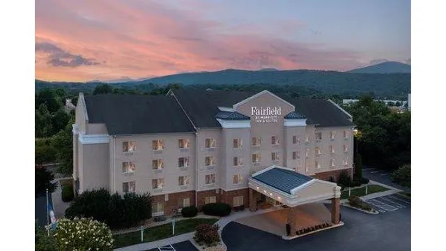 Fairfield by Marriott Inn & Suites Roanoke Hollins/I-81