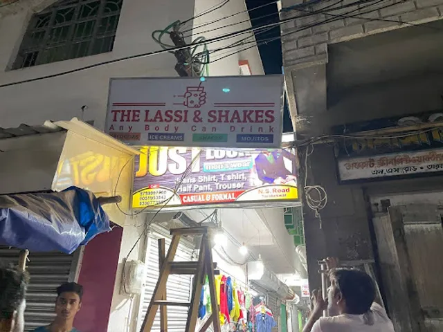 The Lassi & Shakes