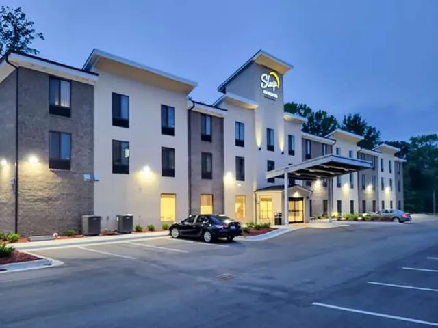 Sleep Inn & Suites - Coliseum Area