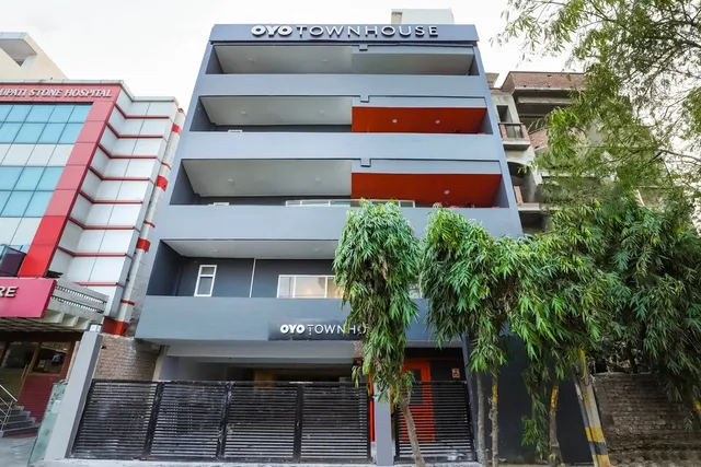 Oyo Townhouse 331 Vat Hotels