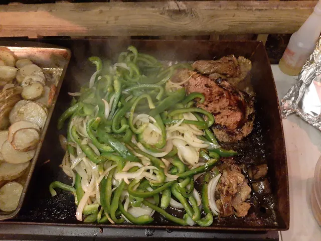 Hall's Community Market