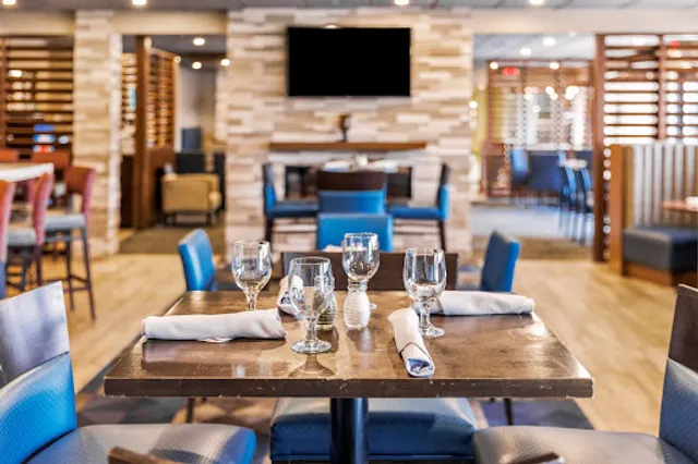 Maplewood Bar & Grill