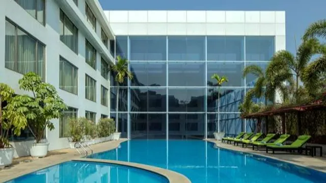 Radisson Blu Plaza Hotel Hyderabad Banjara Hills