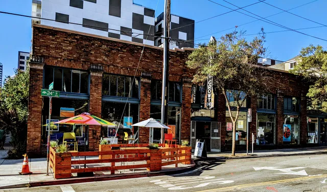 Creative Growth Art Center