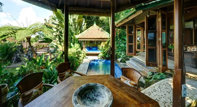 Hotel - Tirtagangga Water Palace Villas