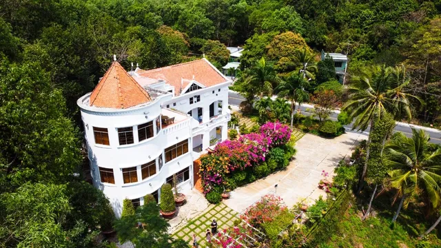 Green Hill Hotel - Lữ Quán Đồi Xanh