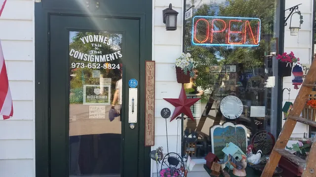 Yvonne's Lil'o This-n-That