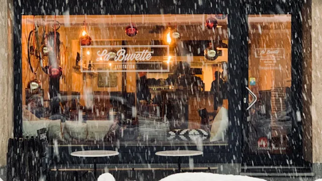 La Buvette (Lévitation)