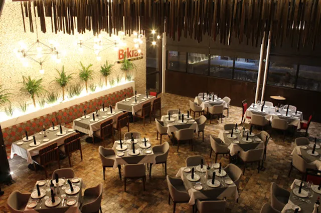 La Violeta Cantina Lux