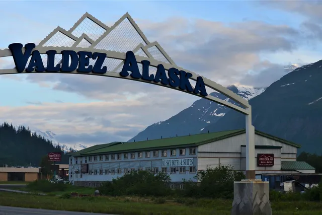 Mountain Sky Hotel & Suites