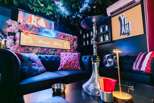 Le Baron Blanc Lounge Shisha Club Genova