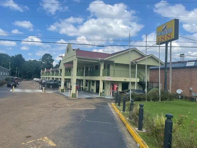 MUSTANG INN