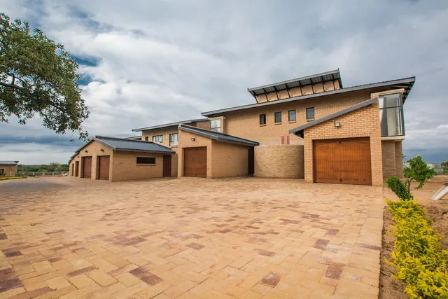 Hoyohoyo Acorns Lodge