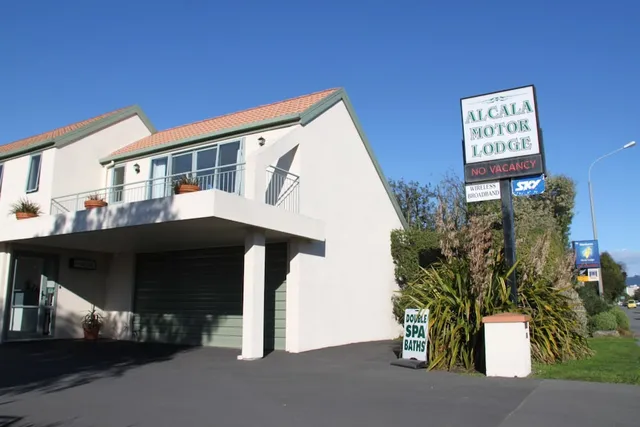 Alcala Motor Lodge