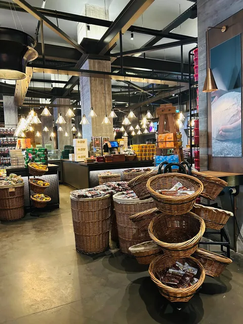 Kahve Dünyası - Veliefendi Atölye Şubesi