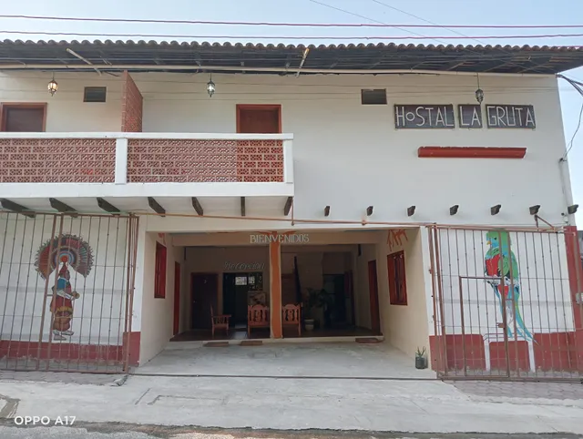 Hotel "Hostal la gruta"