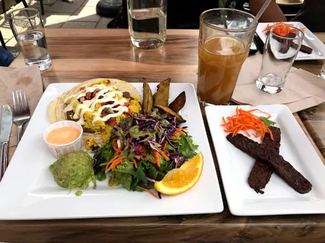 Aux Vivres Westmount