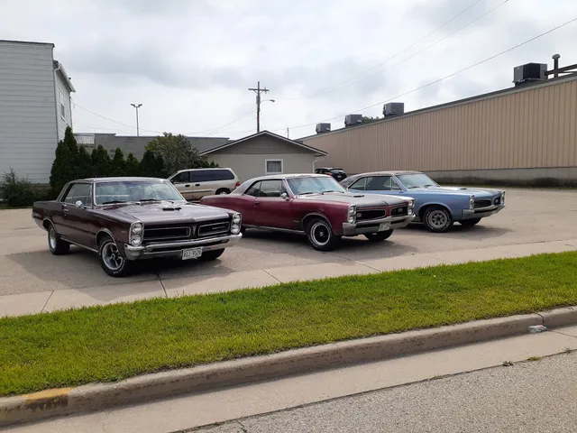 HORSELESS CARRIAGE INC