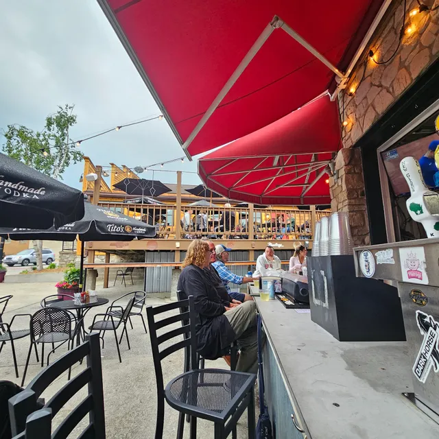 Husby's Food & Spirits