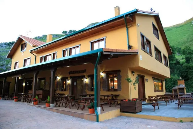 Posada La Vieja Escuela - Valles Pasiegos de Cantabria.
