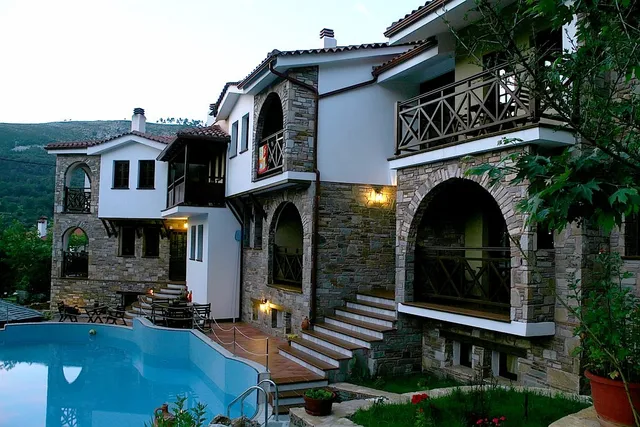 Kazaviti Luxury Suites