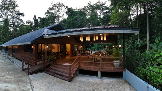 Utan Rainforest Lodge