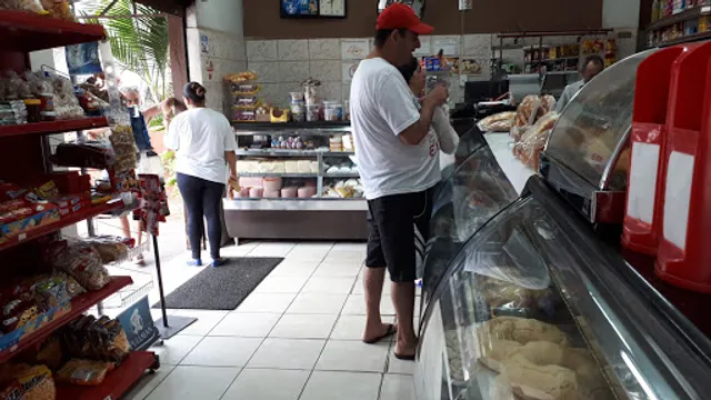 Padaria E Confeitaria Pão E Leite