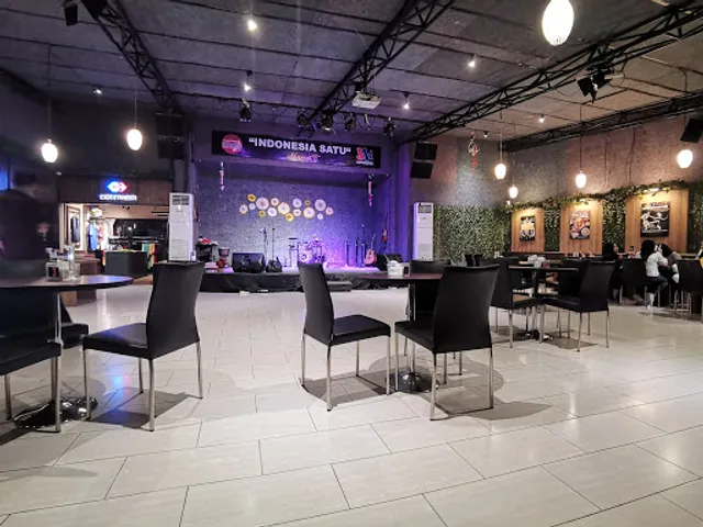 Michael Tj Gelato Cafe & Resto