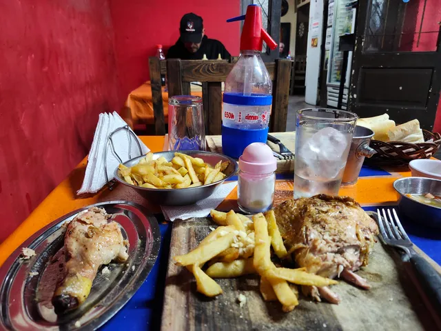 Parrilla De Aqui A La Esquina