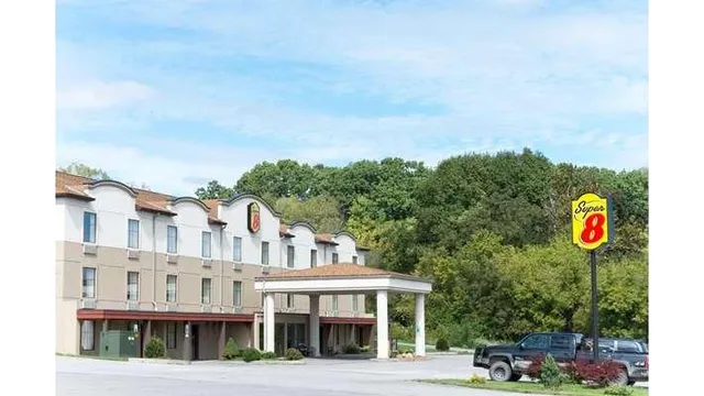 Super 8 by Wyndham Beaver Falls
